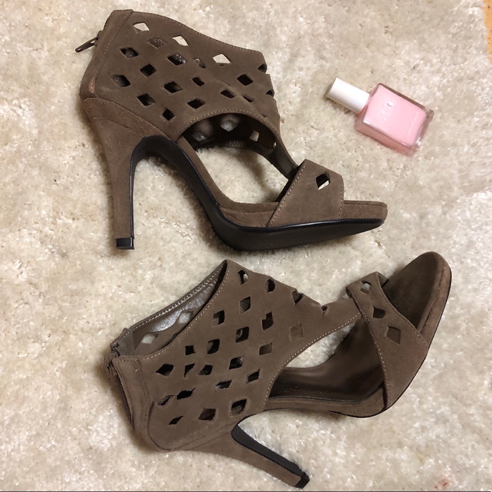 Steve Madden Taupe heels
